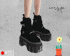 Black boots M