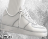 White Sneakers w. Socks