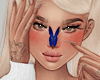 look a butterfly >-<