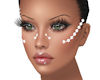 perles on face