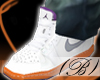 (B)Jordan 1 Orange kicks