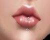 Lip piercing diamante