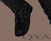✖ Black boots