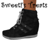 black runner boot