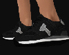New black tennis shoes
