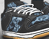 ɟ camo sneakers