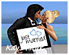 Just Married / Kiss Pose