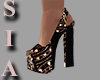 SIA<O>YOUR QUEENS SHOES