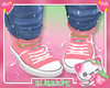 B. pink shoes
