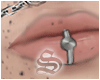 Lips Piercing