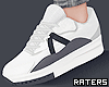 ✖ Contrasting Sneakers