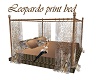 Leopardo print bed
