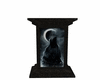 black stone wolf pillar