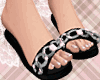 Spying on tippy toes