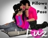 Kiss Pose&Pillows