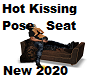 Hot Kissing Pose Seat