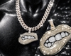 â. Lips Necklace M