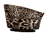 LEOPARD CHAIR WITH POSE