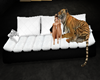 SOFA  BLANCO CON TIGRE 