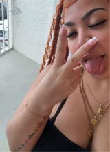 Guest_girlmyra12