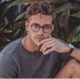 curlyboy25
