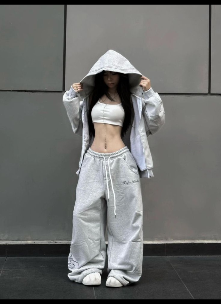 adrianaSales