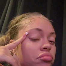 Guest_riahmanii
