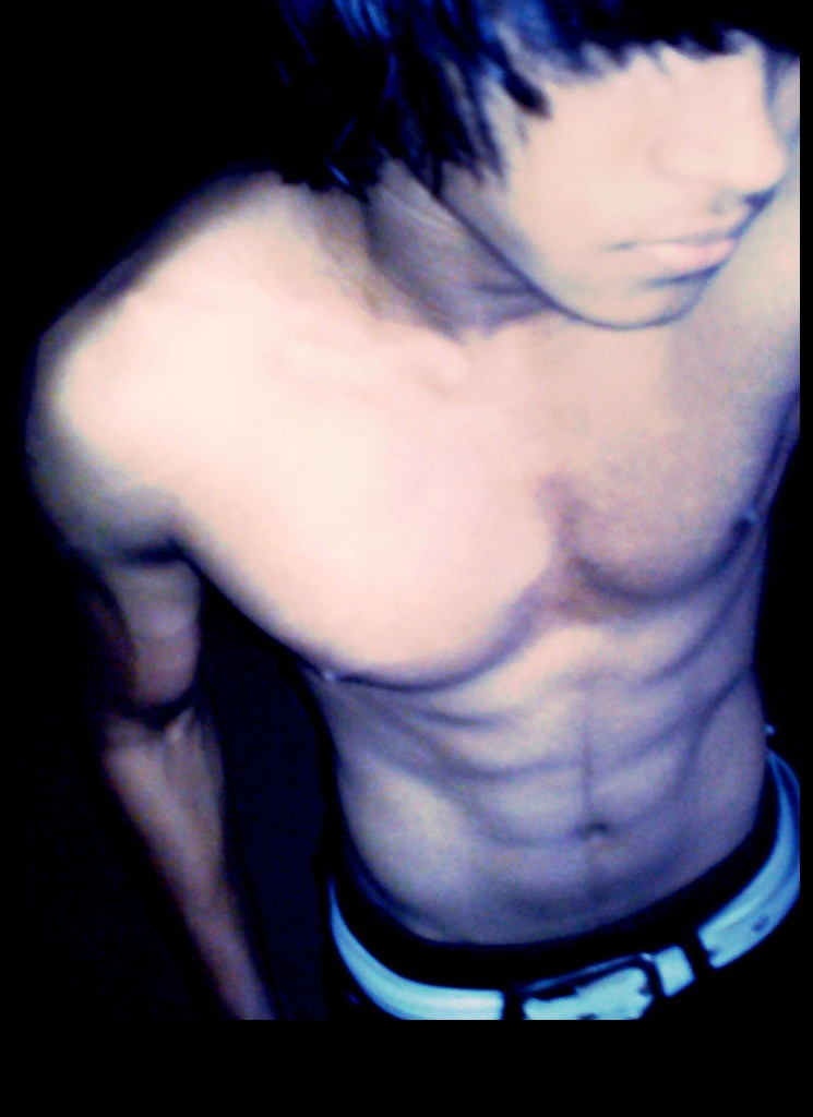 Guest_XxxEmoBoiixxX