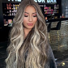 Guest_EvelynDgz
