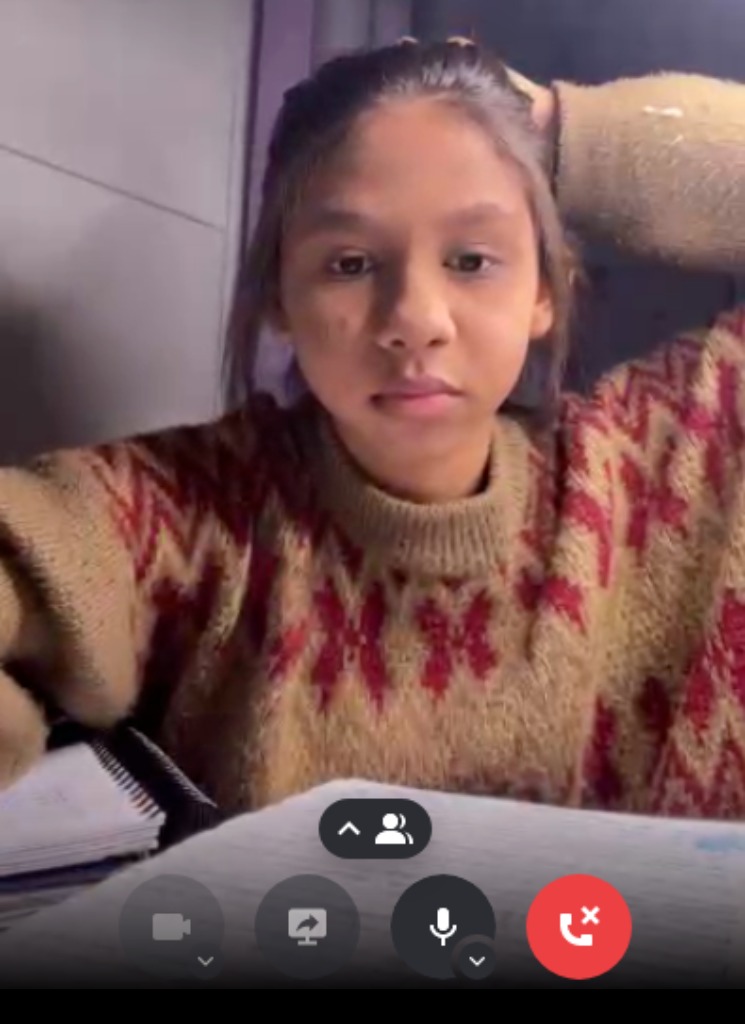 Guest_BethanywhiPoppy3