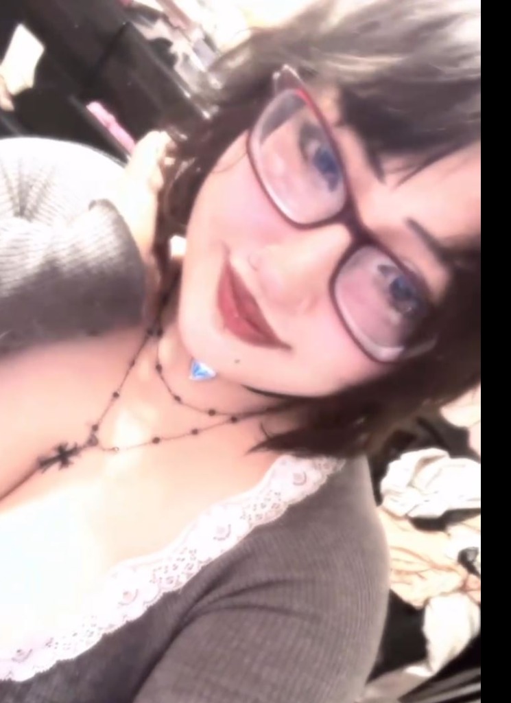 Guest_DollyWaifu777