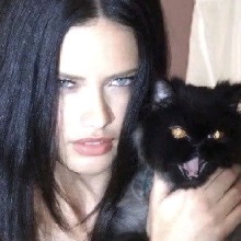 Guest_Luana0789