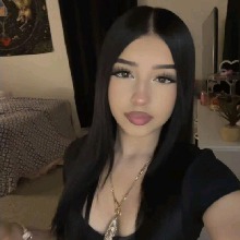 Guest_Manuela25