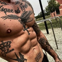 Guest_gloriouspaleplumaa9f