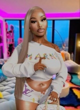 Guest_DemonnLadyy