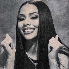 Guest_Dechanel1999