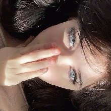 Guest_Emily0288