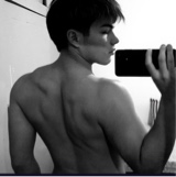 Guest_Damien40