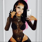 Guest_Riana800559