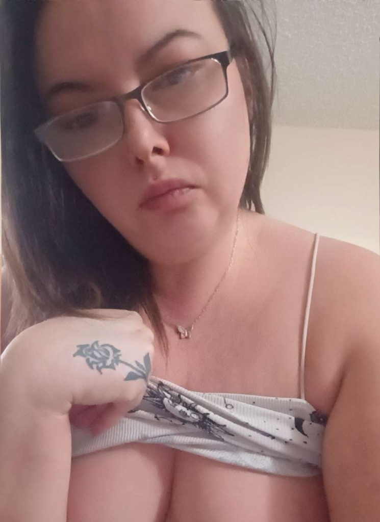 Guest_HotMommy38